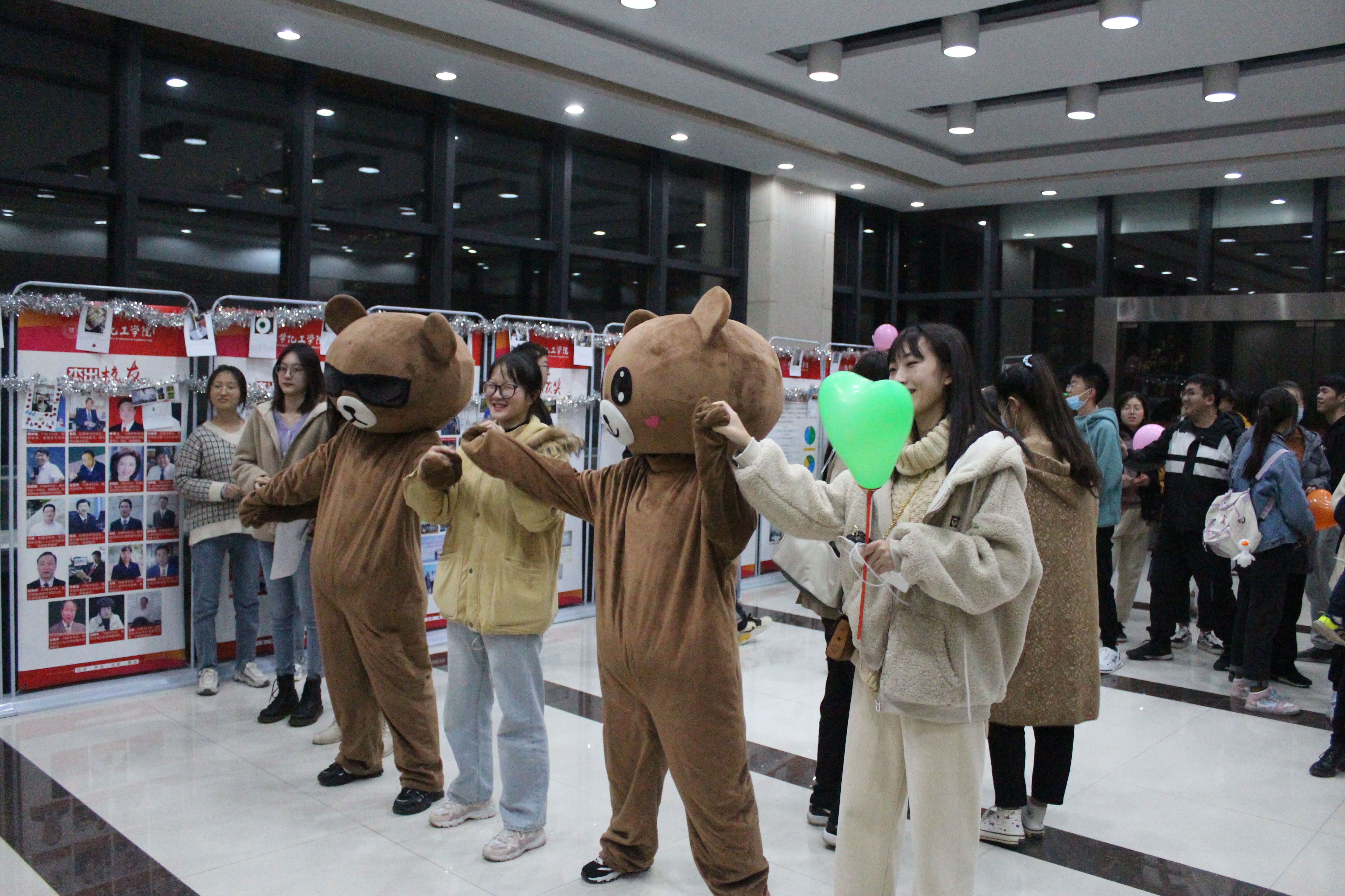 观众(2).JPG 观众(2).JPG