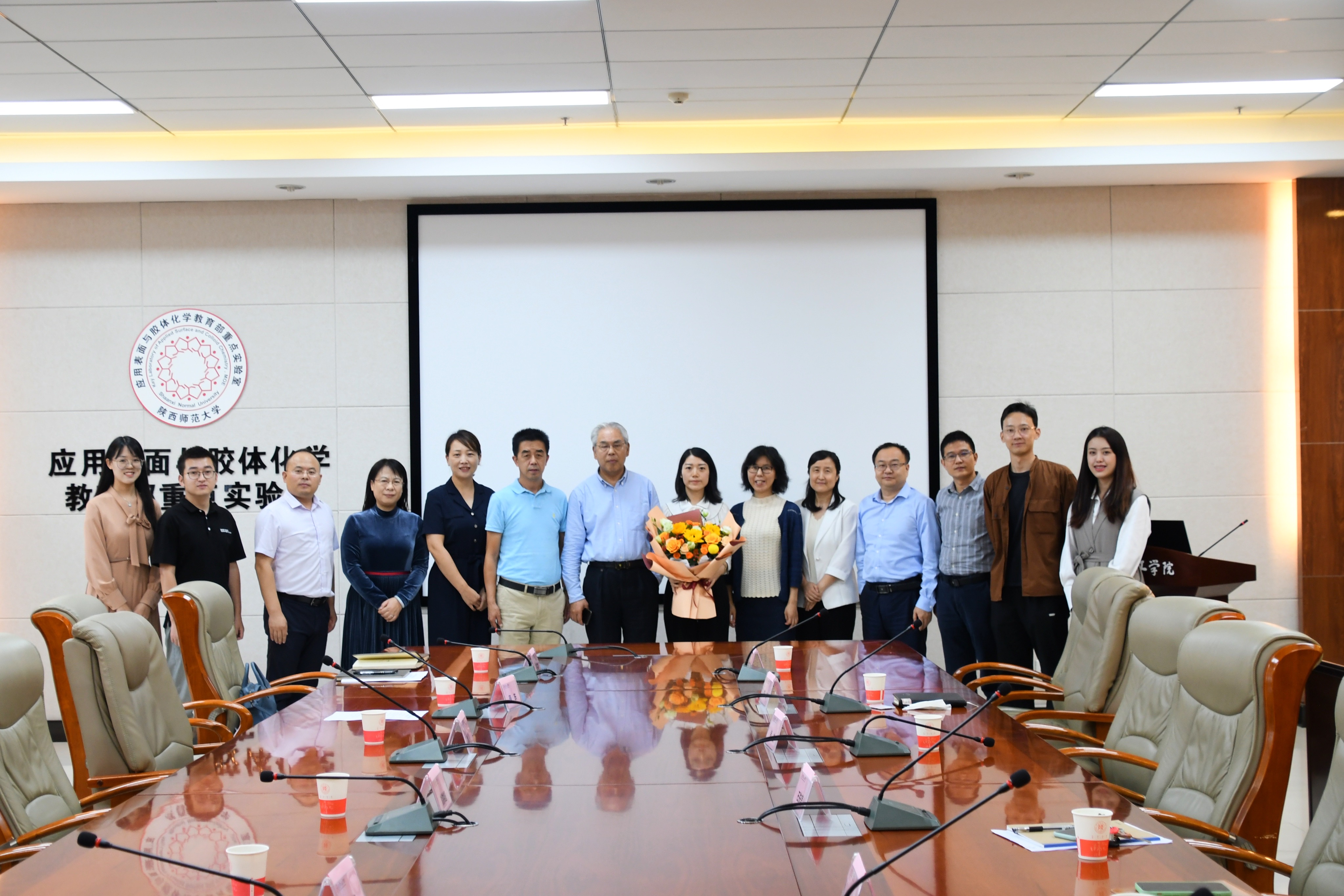 合影.jpg 合影.jpg