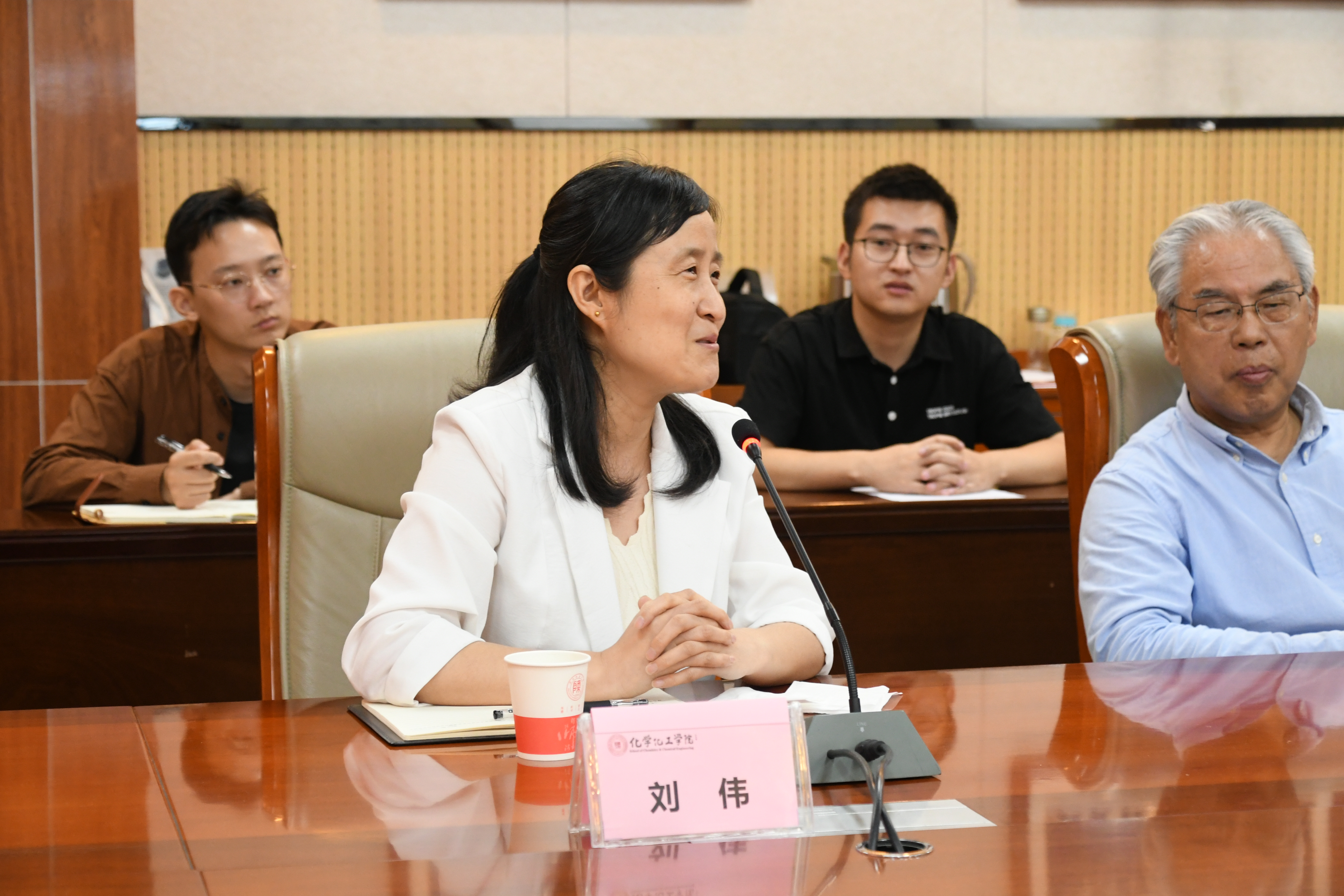 刘伟.jpg 刘伟.jpg