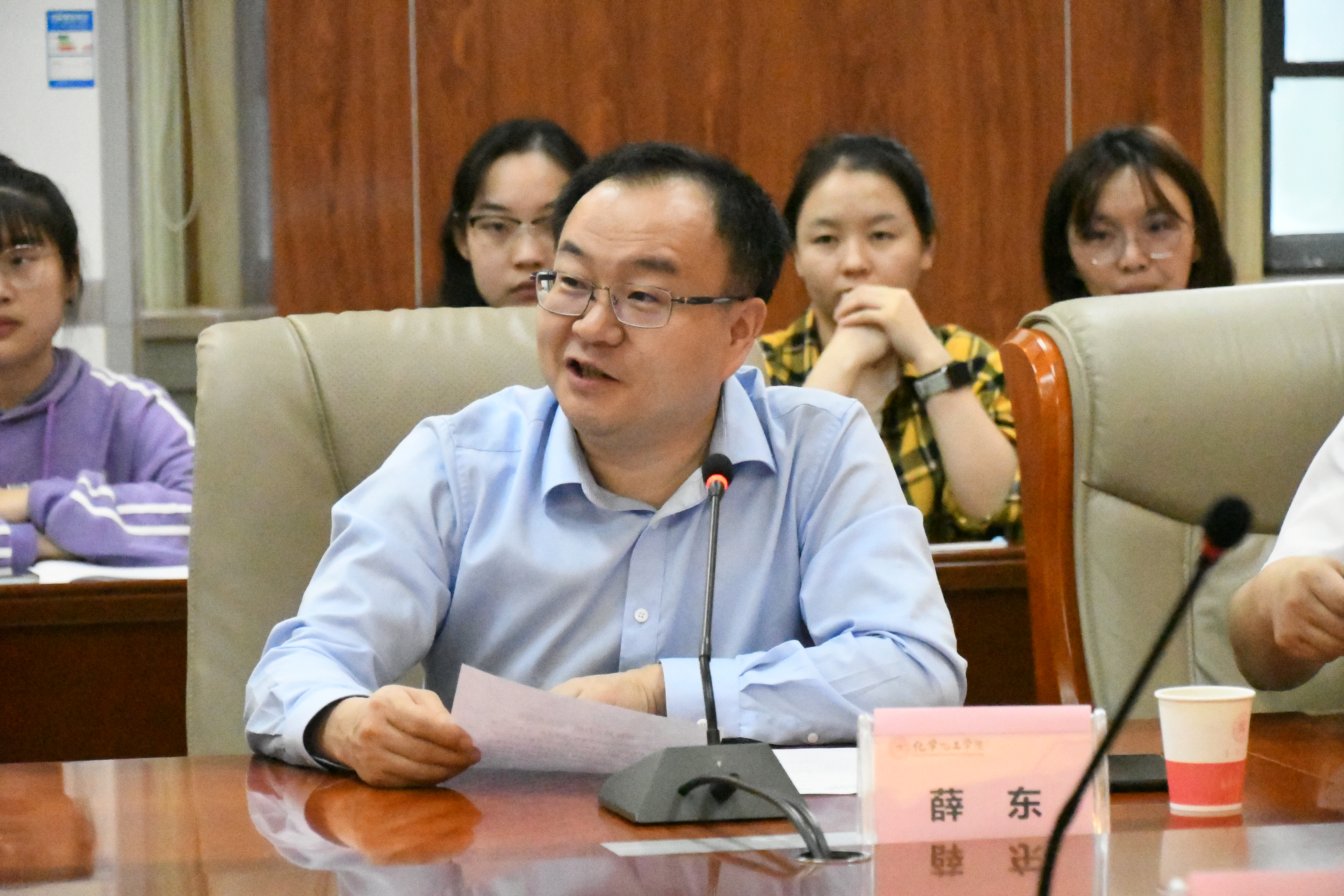 02 薛东介绍事迹 1.jpg 02 薛东介绍事迹 1.jpg